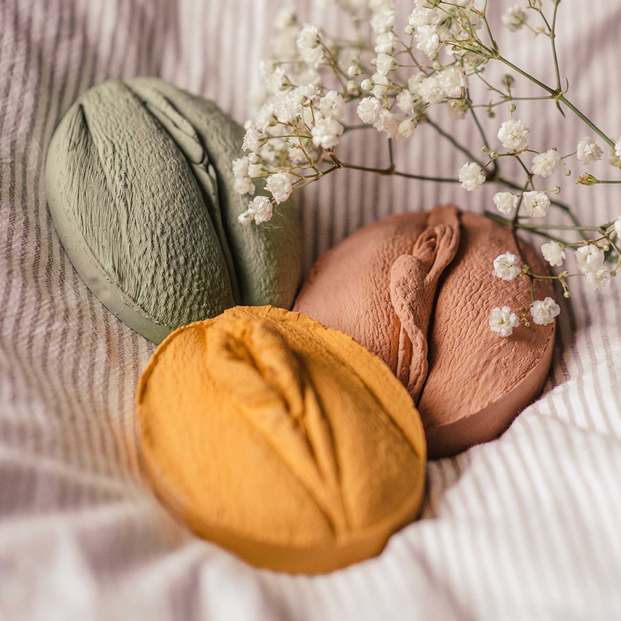 Vulva-Skulpturen by Lejlac